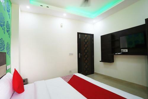 Hotel Oyo 42619 Diamond Key Residency