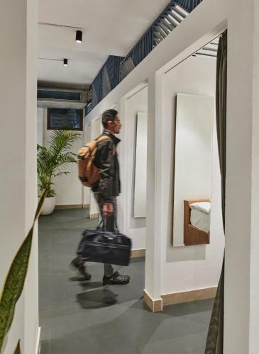 Hotel Minimalist Poshtel & Suites