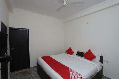 Hotel Oyo 19999 D M Residency