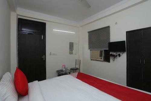 Hotel Oyo 19999 D M Residency