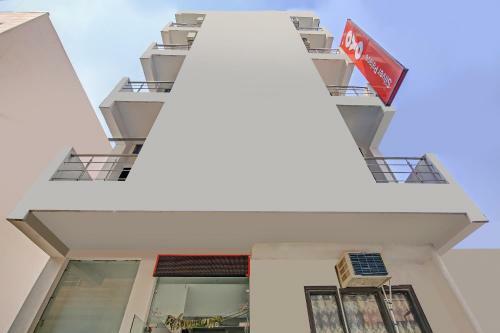 Hotel Oyo 77867 Flagship Silver Palace