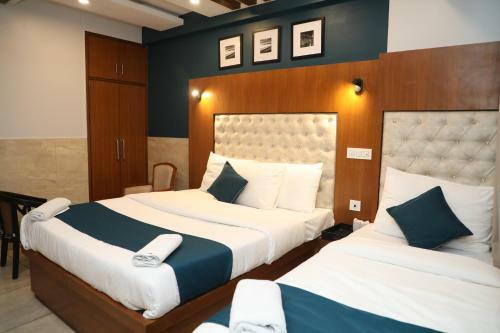 Hotel Hira Palace