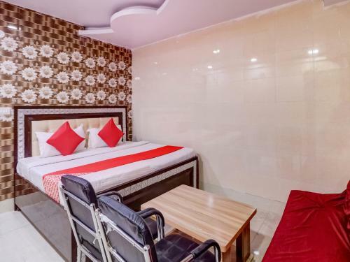 Hotel Oyo 77279 Kapil Party Hall