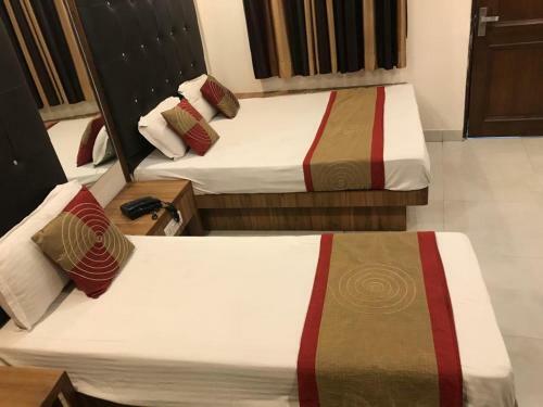 Adb Hotel Crystal Deluxe,delhi