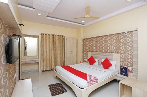 Oyo 28655 Hotel Shri Krishna