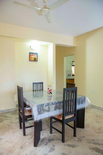 Laxmi's Apartment - Coconut Grove Residence