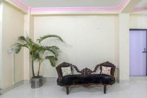 Hotel Oyo 61278 Adhikary Homestay