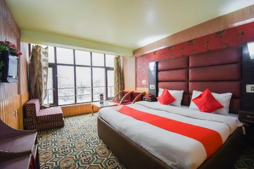 Oyo 65528 Hotel Hill View
