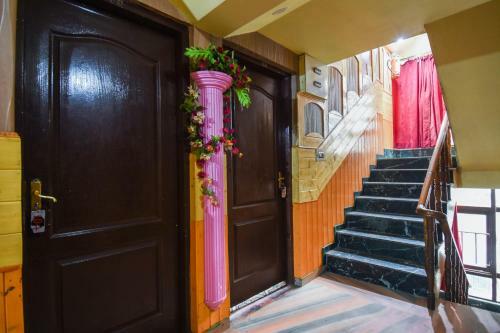 Oyo 65528 Hotel Hill View