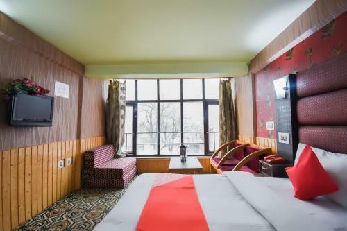 Oyo 65528 Hotel Hill View