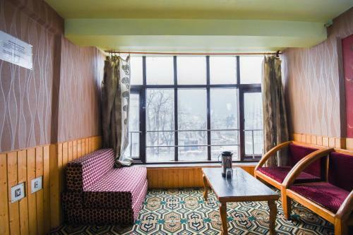Oyo 65528 Hotel Hill View