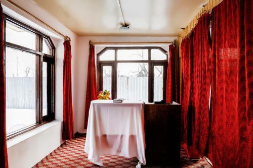 Hotel Spot On 67550 Pahalgam Hill
