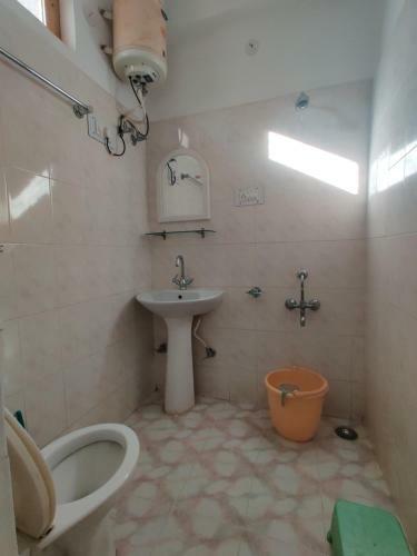 Hotel Holiday Home, Palampur