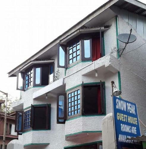 Hostal Snow Peak Guest House