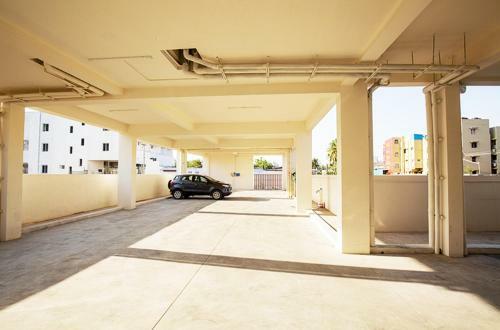 Ponnis Hotel