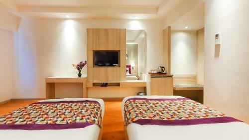 Hotel Express Inn