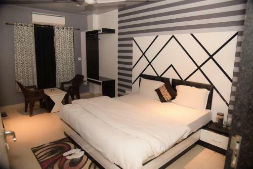 Hotel Divya Inn