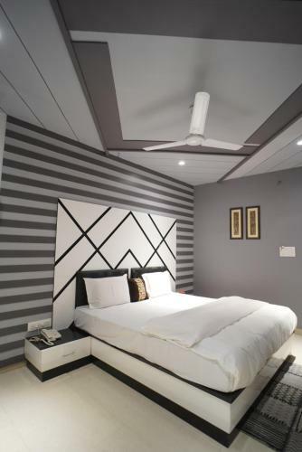 Hotel Divya Inn
