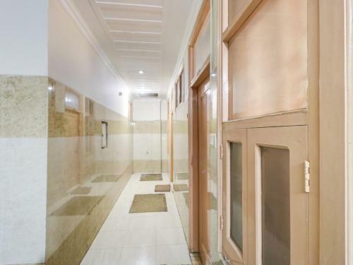 Oyo 77454 Hotel Prince Palace