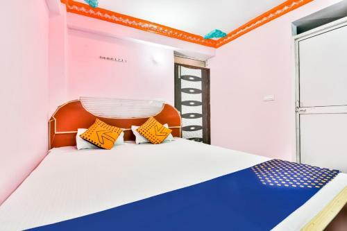 Spot On 78432 Hotel Maa Durga Deluxe Guest House