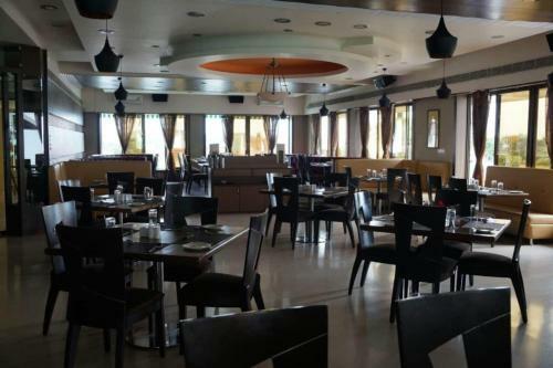 Hotel Fabescape Emerald Resort