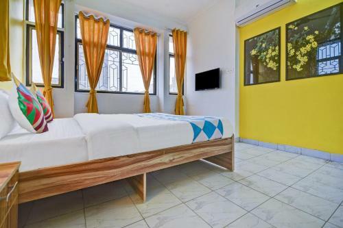Hotel Oyo 79337 Flagship Tofiel Studios