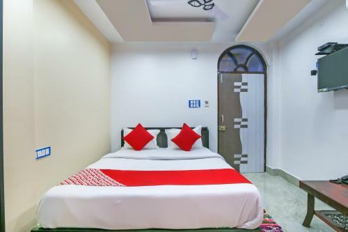 Oyo 70909 Hotel Singh Palace
