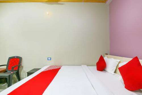 Oyo 70909 Hotel Singh Palace