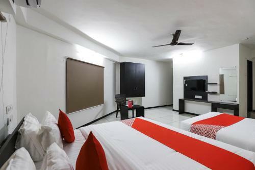 Oyo 47041 Hotel Tilak