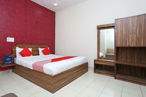 Oyo 7859 Hotel Gurukripa