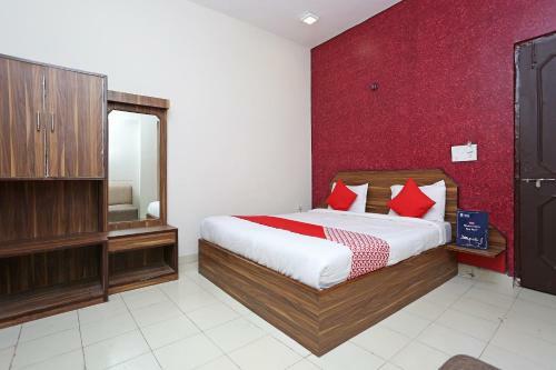 Oyo 7859 Hotel Gurukripa
