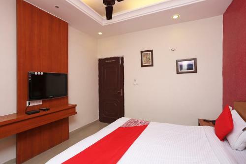 Oyo 7859 Hotel Gurukripa