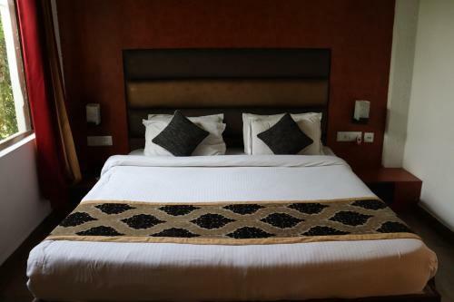 Hotel Aranya The Kanan