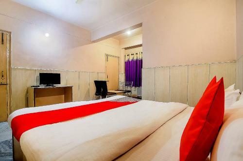 Hotel Oyo 77598 Aditya Homes