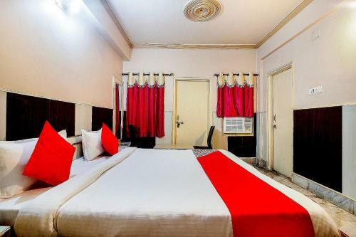 Hotel Oyo 77598 Aditya Homes