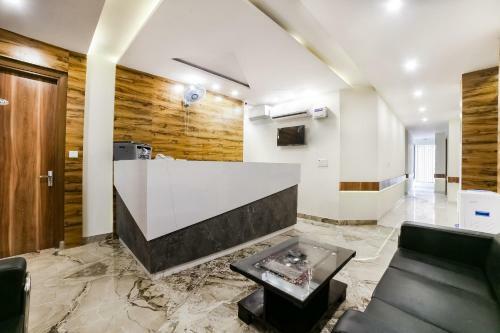 Oyo 44643 Hotel Hn