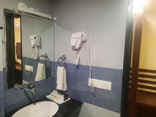 Hotel Sharon Residency