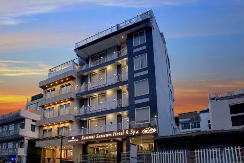 Summit Sanctum Hotel & Spa