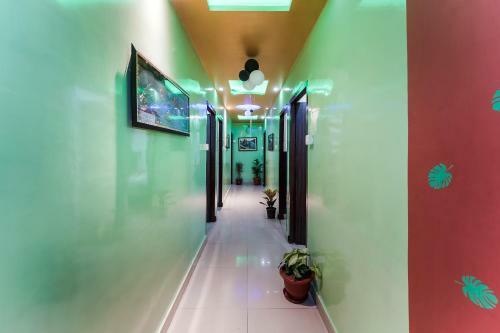 Oyo 60800 Hotel Landlord