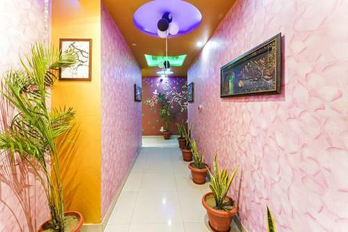 Oyo 60800 Hotel Landlord