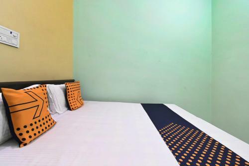 Spot On 64745 Hotel Green City