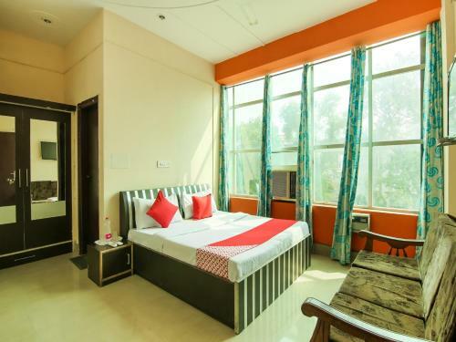Oyo 75664 Hotel Nmr Plaza