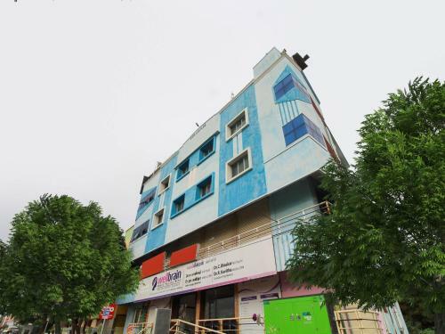 Hotel Oyo 76215 Royal Residency