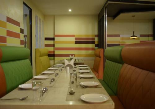 Metropolis Hotel (A Unit Of Osem Hotel)