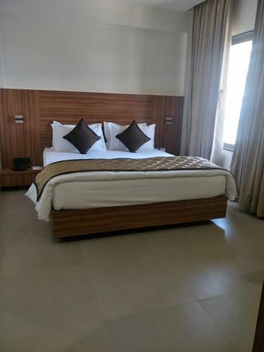 Kyriad Hotel Solapur By Othpl