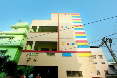 Hotel Oyo 24329 A&b Grand
