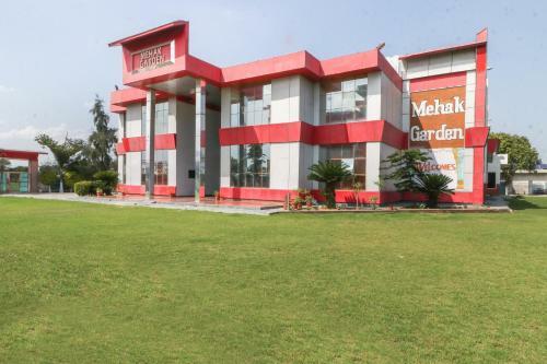 Hotel Oyo 70977 Mg Mehak Garden
