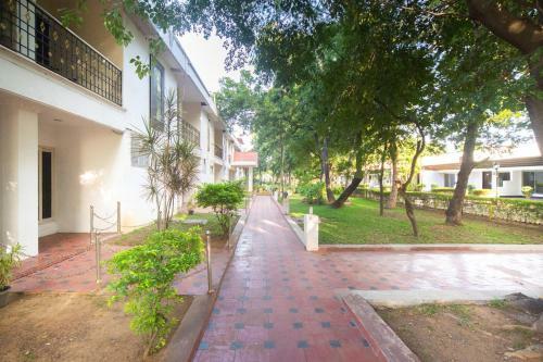 Hotel Sathyam Grand Resort