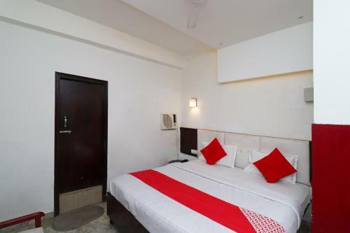 Oyo 28240 Hotel D' Seasons