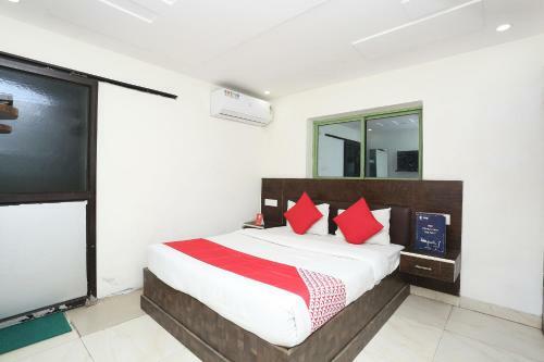 Oyo 26771 Hotel Lotus Inn